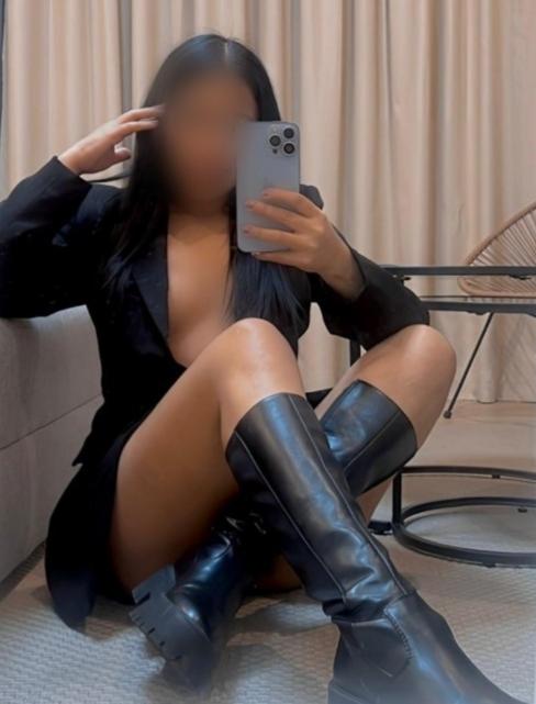 Chica busca chico en Ibiza: 