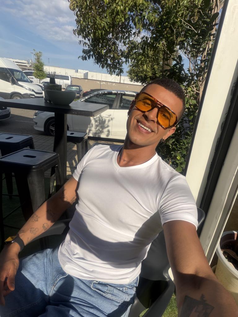 Chico busca chica en Pontevedra: 