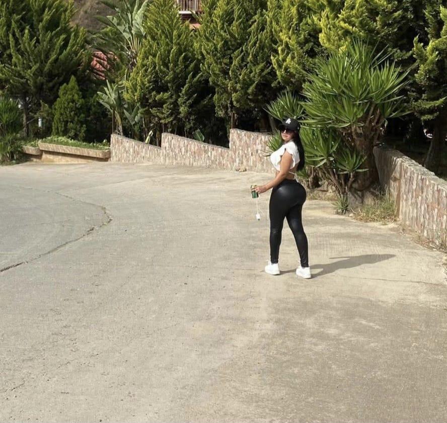 625273835: Chica busca chico en La Coruña