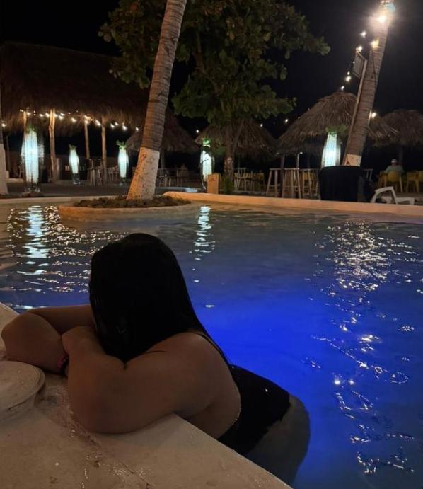 613817317: Chica busca chico en Pontevedra