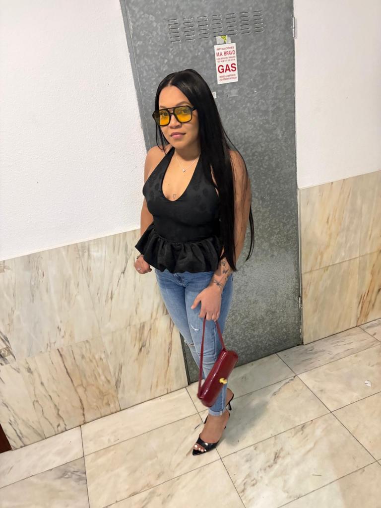 641731213: Chica busca chico en Barcelona