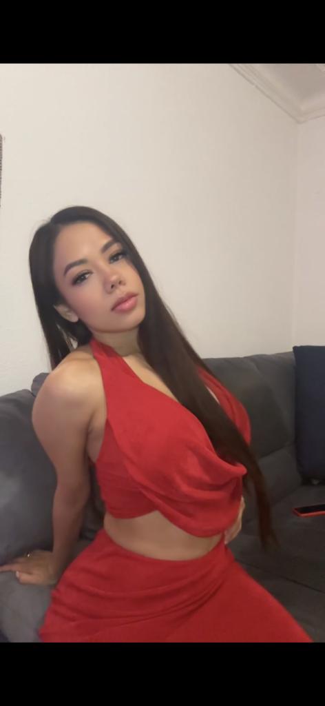 663193973: Chica busca chico en Barcelona