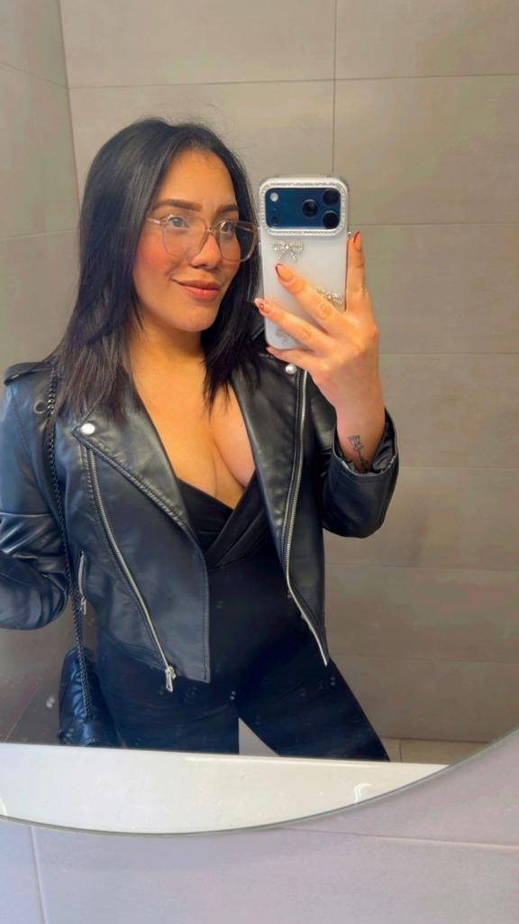 Chica busca chico en Zaragoza: Chica busca chico