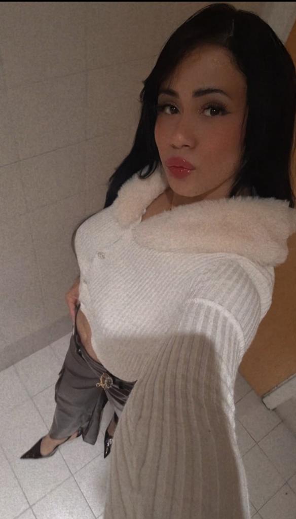 Chica busca chico en Almería: Chica busca chico