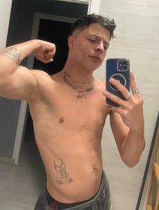 643314821: Chico busca chica en Ibiza