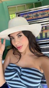 677923151: Chica busca chico en Barcelona