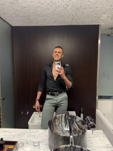 694213895: Chico busca chica en Pontevedra