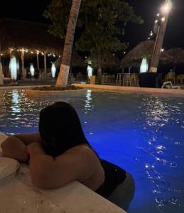 613817317: Chica busca chico en Pontevedra