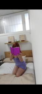 608298922: Chica busca chico en Sevilla