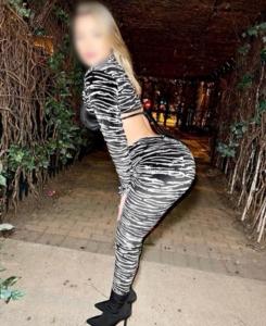 672139302: Chica busca chico en Navarra