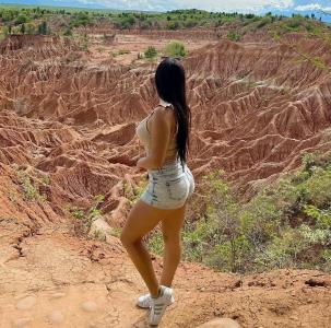 643810830: Chica busca chico en León