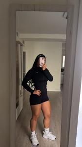 614879347: Chica busca chico en Barcelona