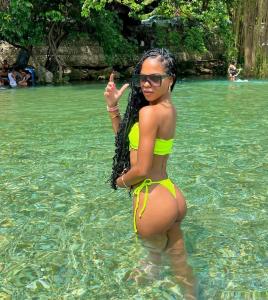 643857895: Chica busca chico en Madrid