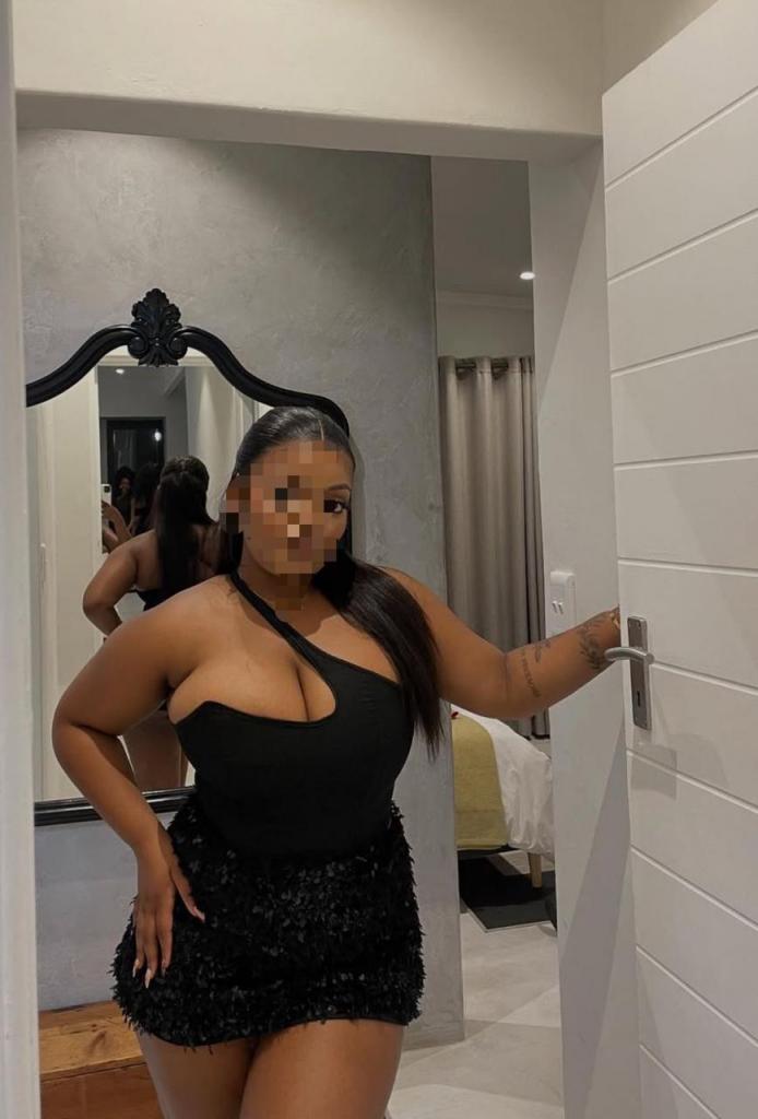 613745555: Chica busca chico en Cádiz