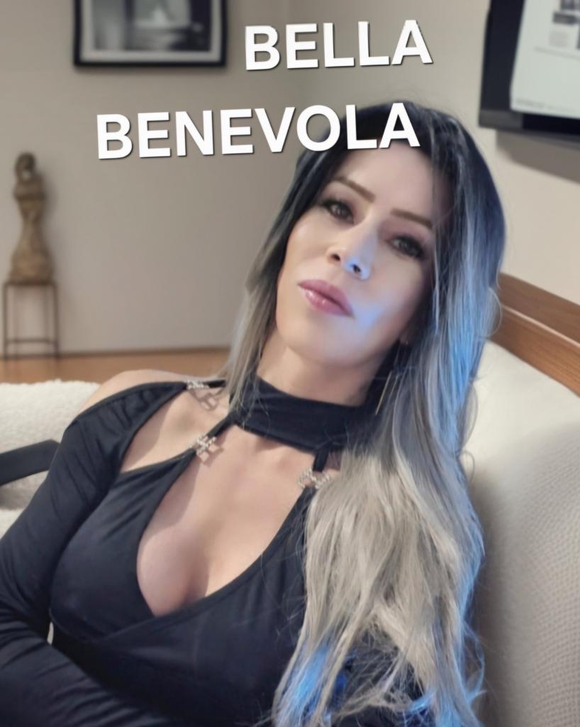 631825988: Travesti en Valencia