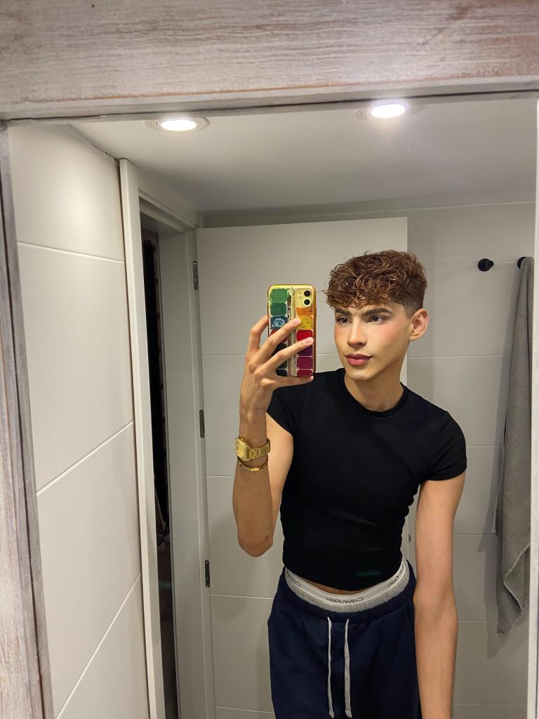 Chico busca chica en Málaga: 