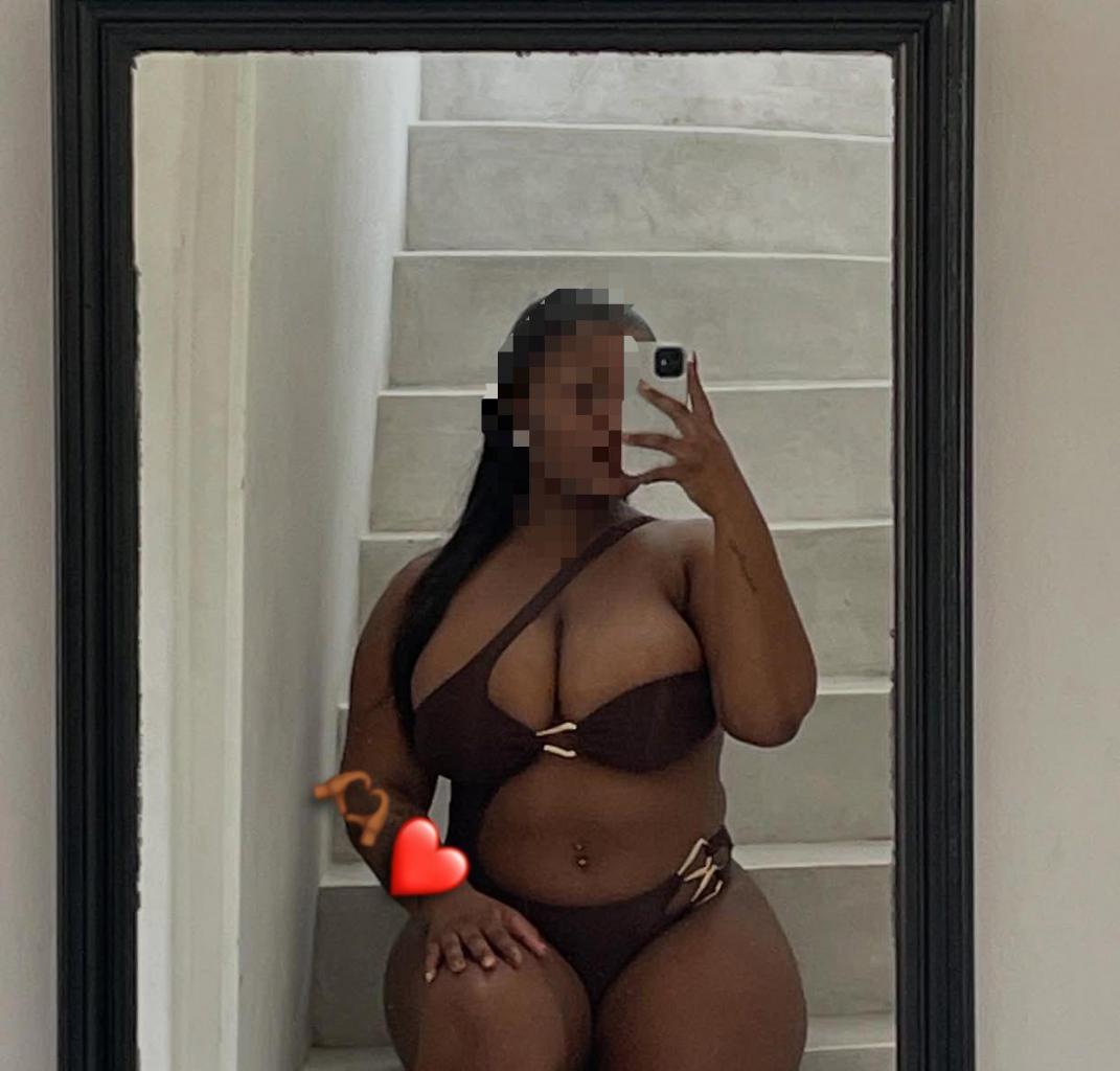 613745555: Chica busca chico en Cádiz