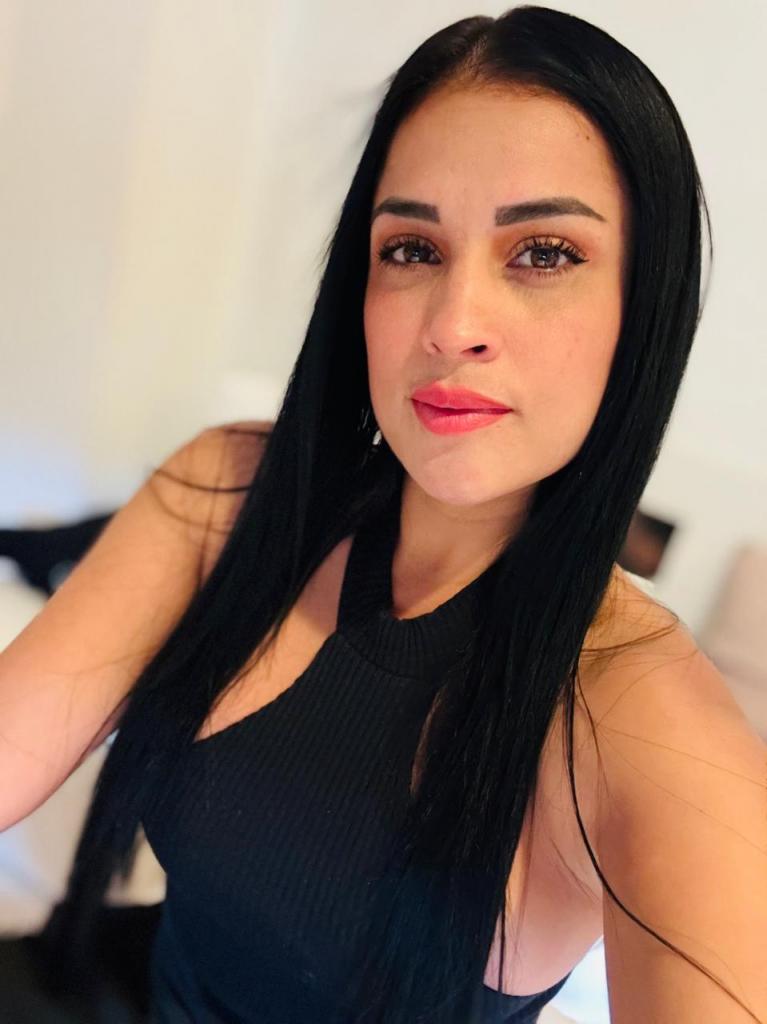 641049206: Chica busca chico en Granada