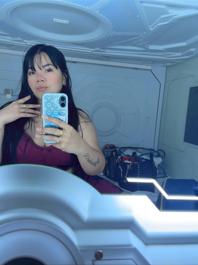 607394107: Chica busca chico en Almería