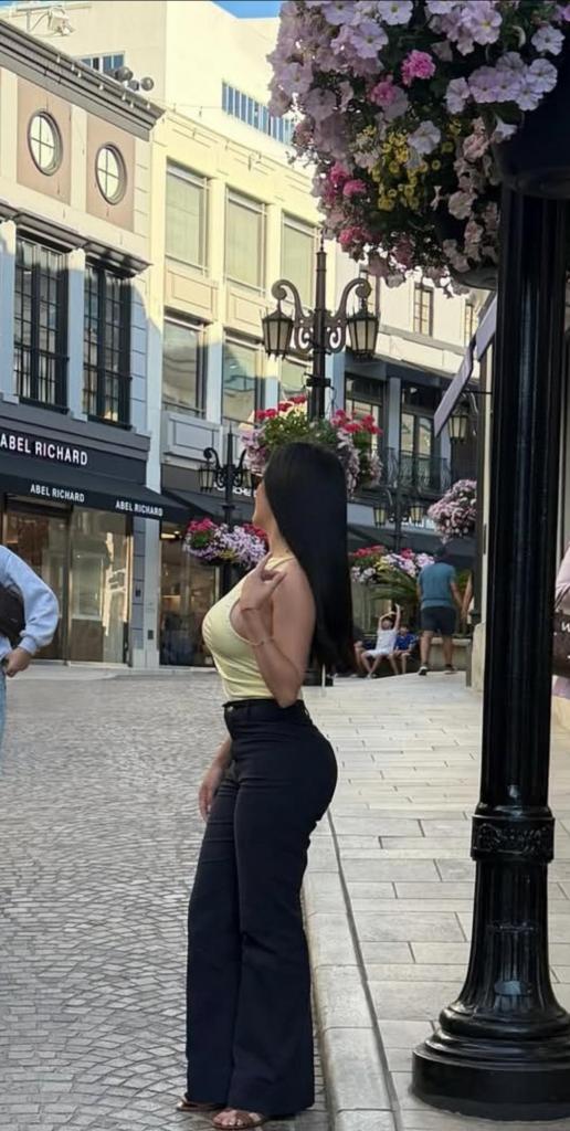 674970495: Chica busca chico en Málaga