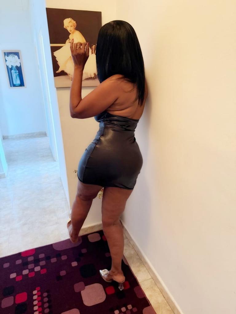 634370269: Chica busca chico en León