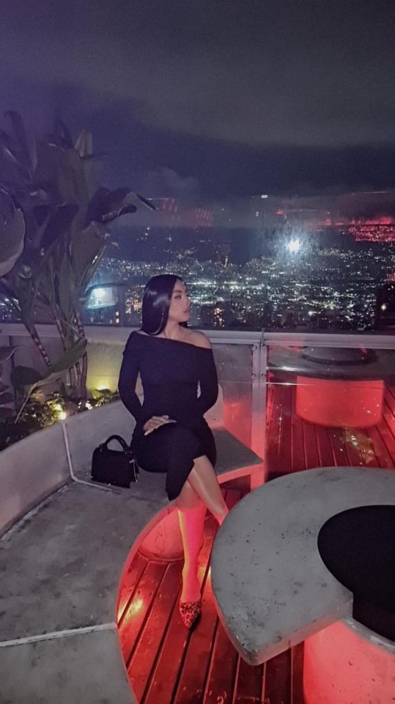 Chica busca chico en Ibiza: Chica busca chico