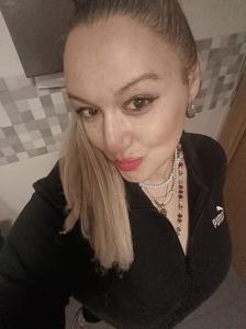 613958151: Chica busca chico en La Coruña