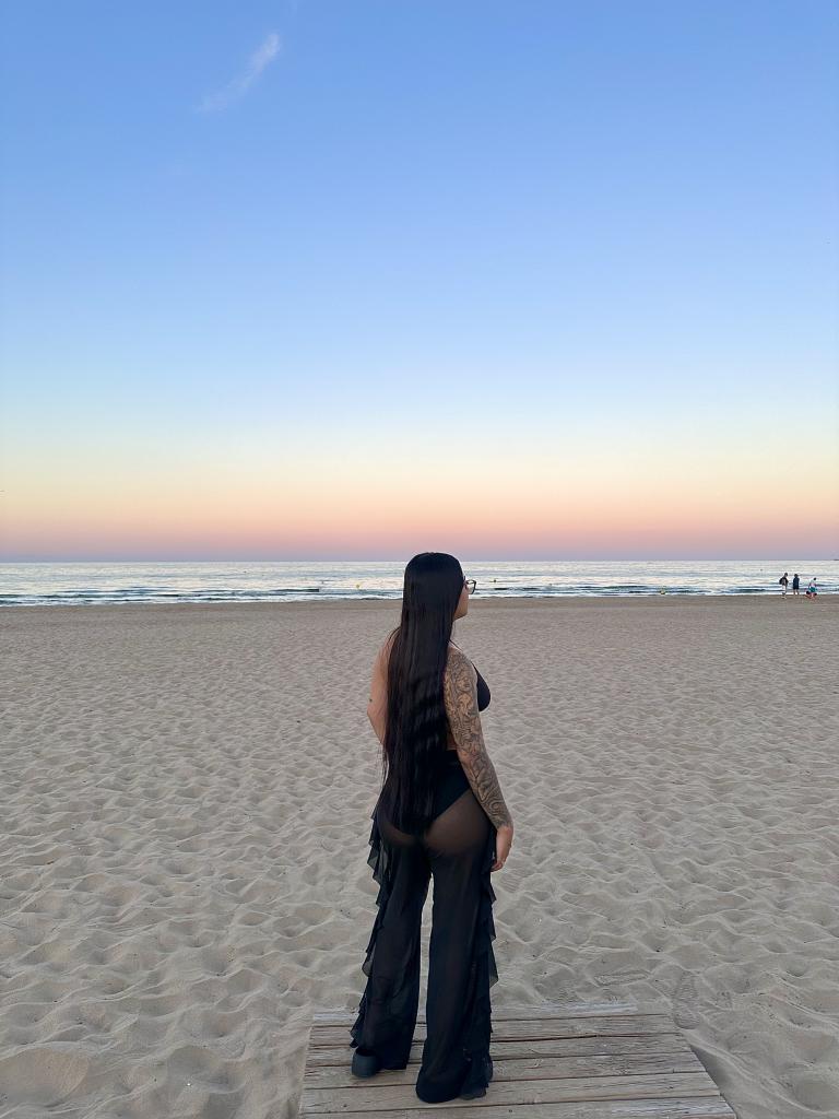 631604821: Chica busca chico en Sevilla
