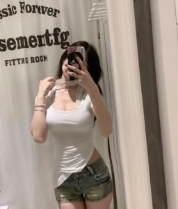 671679599: Chica busca chico en Barcelona