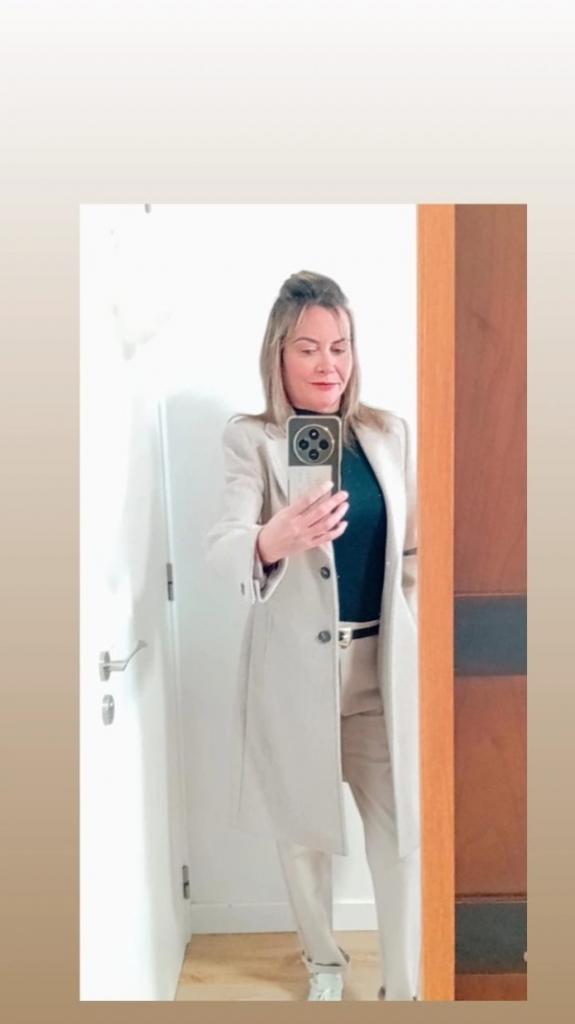 604380359: Chica busca chico en La Coruña