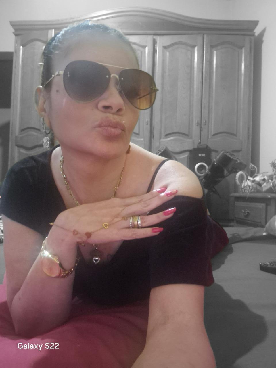 642076493: Chica busca chico en Pontevedra