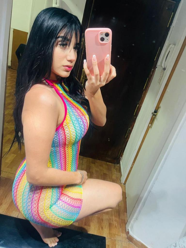 631158293: Chica busca chico en Pontevedra