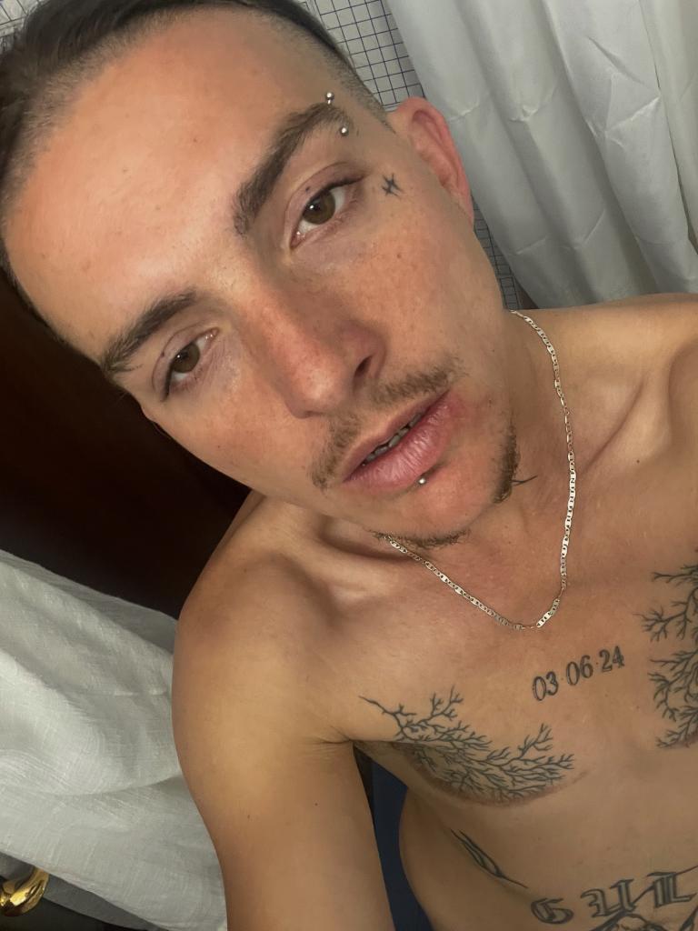 610674956: Chico busca chica en Barcelona
