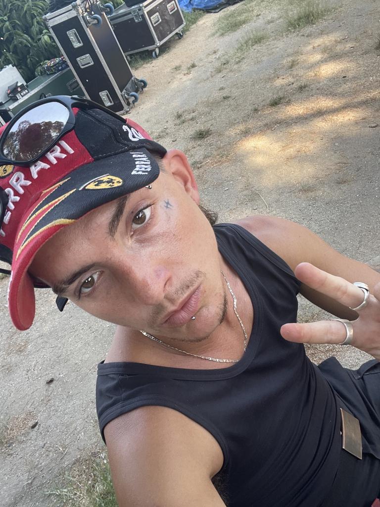 610674956: Chico busca chica en Barcelona