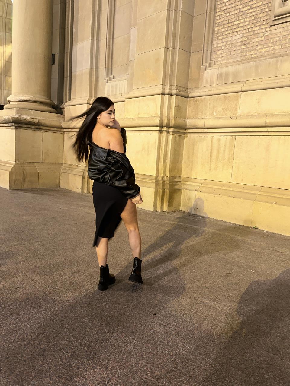 613793336: Chica busca chico en Barcelona