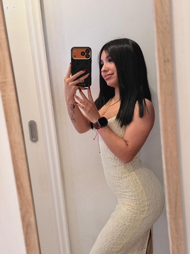 655632309: Chica busca chico en La Coruña