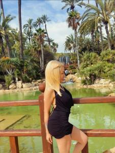 647141480: Chica busca chico en Barcelona
