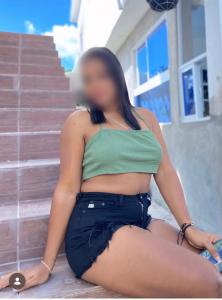 657783176: Chica busca chico en Sevilla
