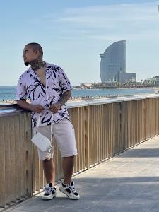 631517265: Chico busca chica en Barcelona