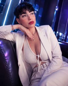 617270640: Chica busca chico en Barcelona