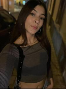 617785781: Chica busca chico en Barcelona