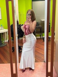 743015839: Chica busca chico en León