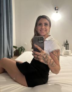 647439488: Chica busca chico en Barcelona