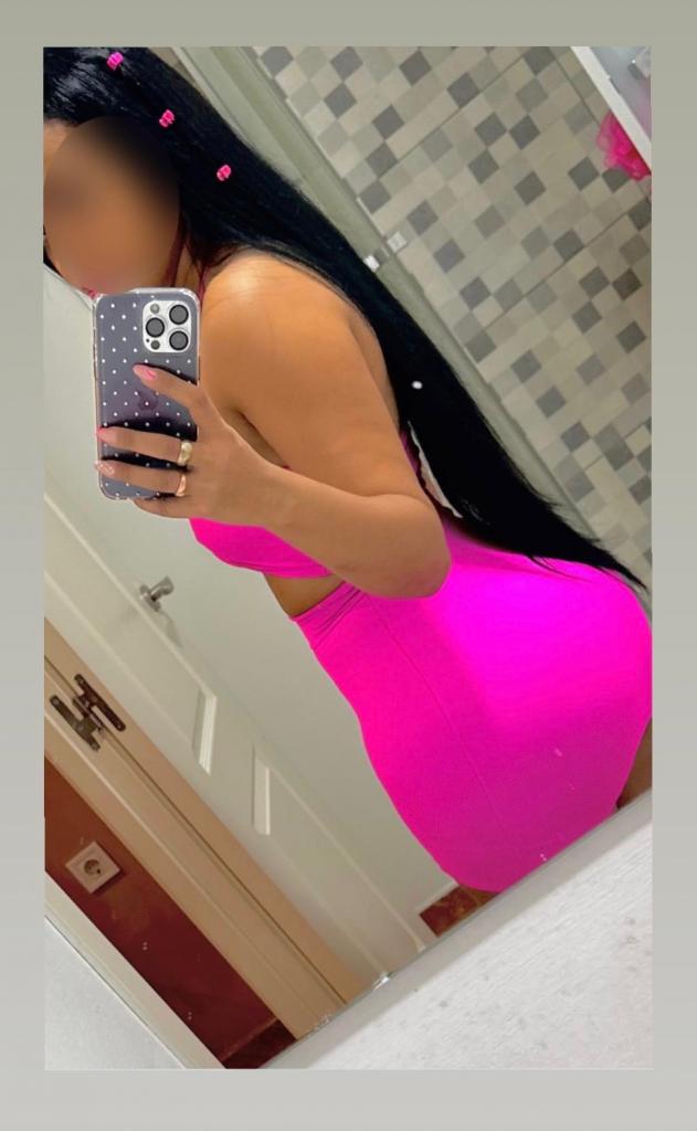 614624743: Chica busca chico en Málaga