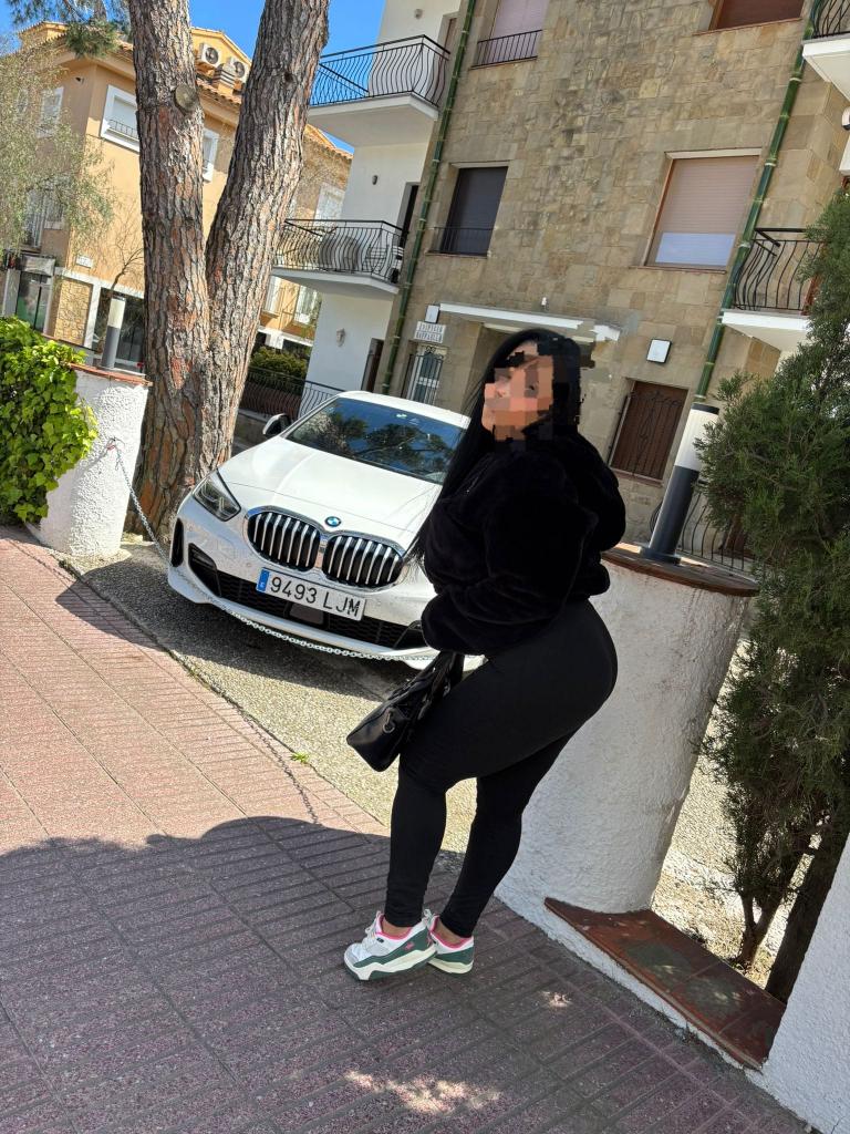 693023163: Chica busca chico en Gerona