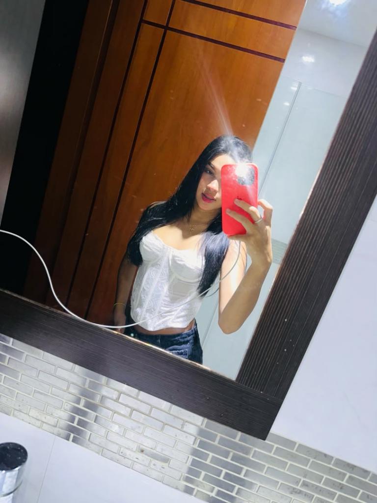 673958533: Chica busca chico en Granada