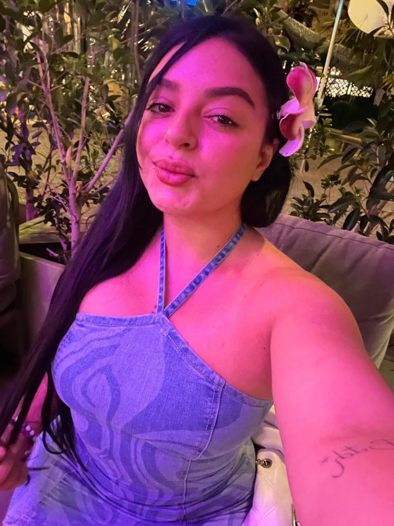 664299267: Chica busca chico en Cádiz