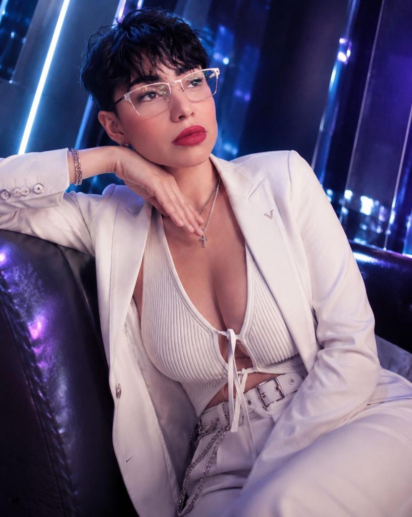 617270640: Chica busca chico en Barcelona