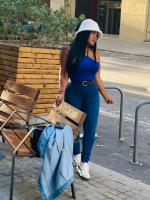 693023163: Chica busca chico en Gerona
