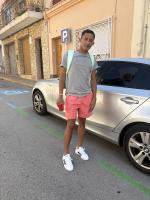 612232735: Chico busca chica en Barcelona